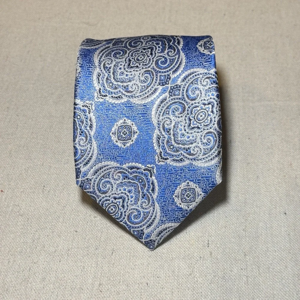 Paul Fredrick Silk Tie Mens OS Blue Silver‎ Medallion Paisley Formal Regencycore